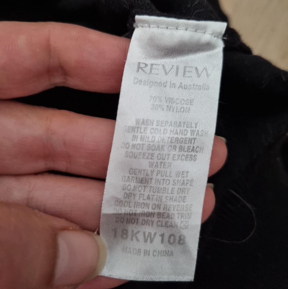 Review Size 10 Pearl Cardigan (Missing Buttons) - Picture 7 of 7